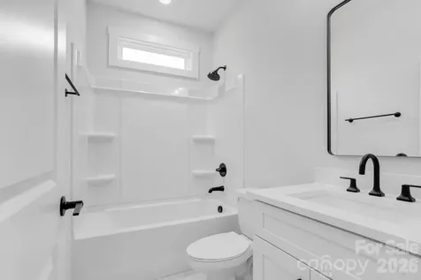 1500 Avalon Oaks Court Dallas NC 28034
