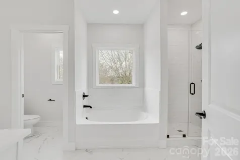 1500 Avalon Oaks Court Dallas NC 28034
