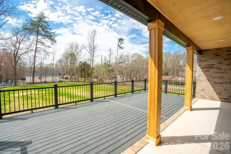 1500 Avalon Oaks Court Dallas NC 28034