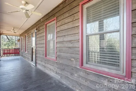 1481 Levi Lane Lenoir NC 28645