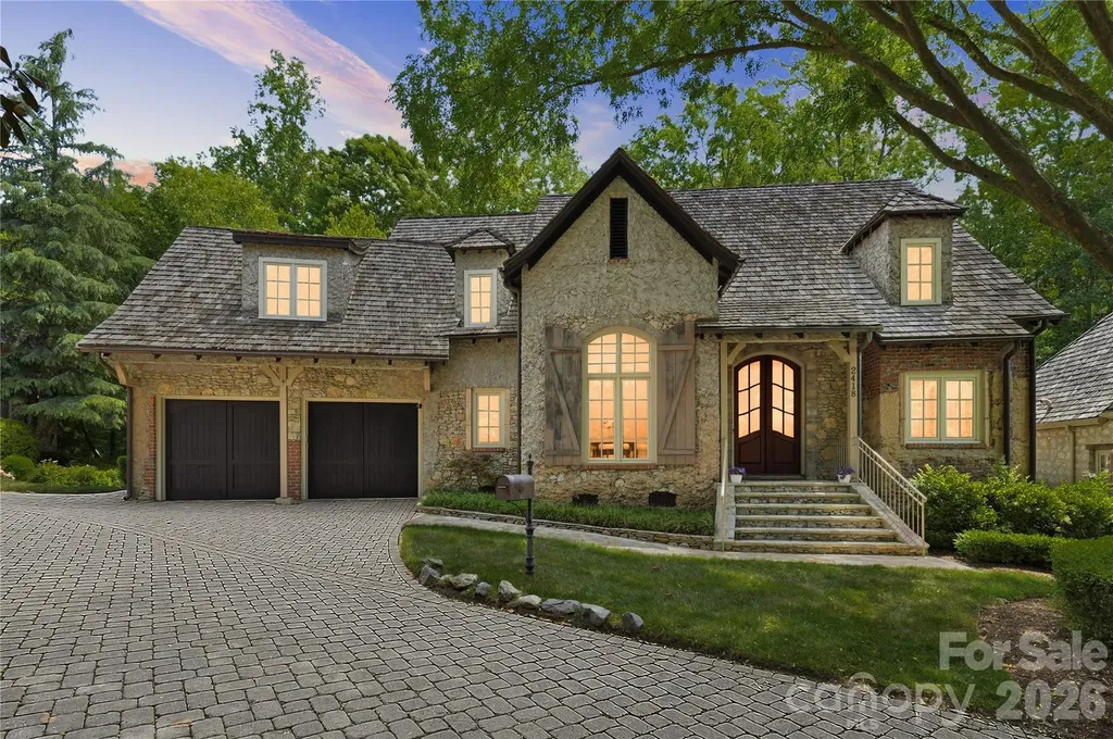 2418 La Maison Drive Charlotte NC 28226