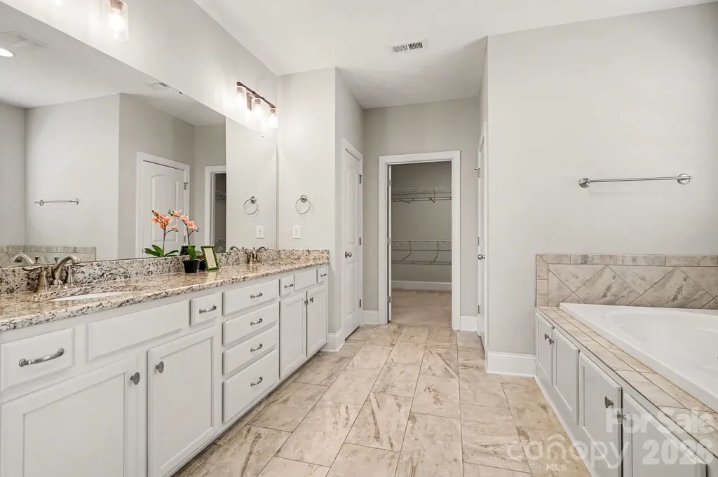 10885 Greenvale Drive Harrisburg NC 28075