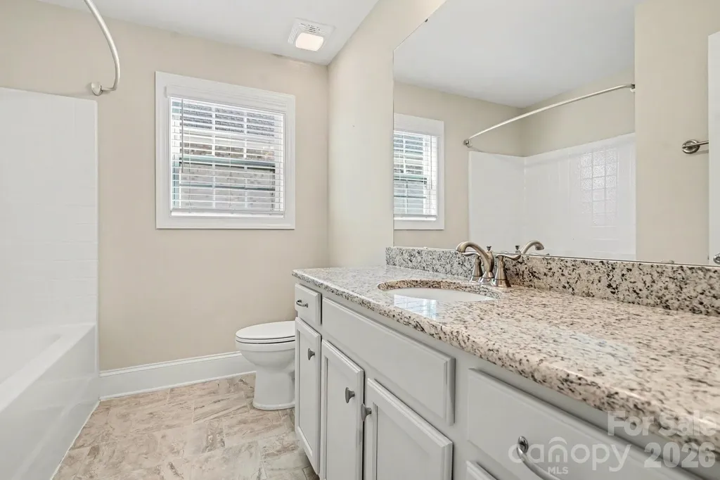 10885 Greenvale Drive Harrisburg NC 28075
