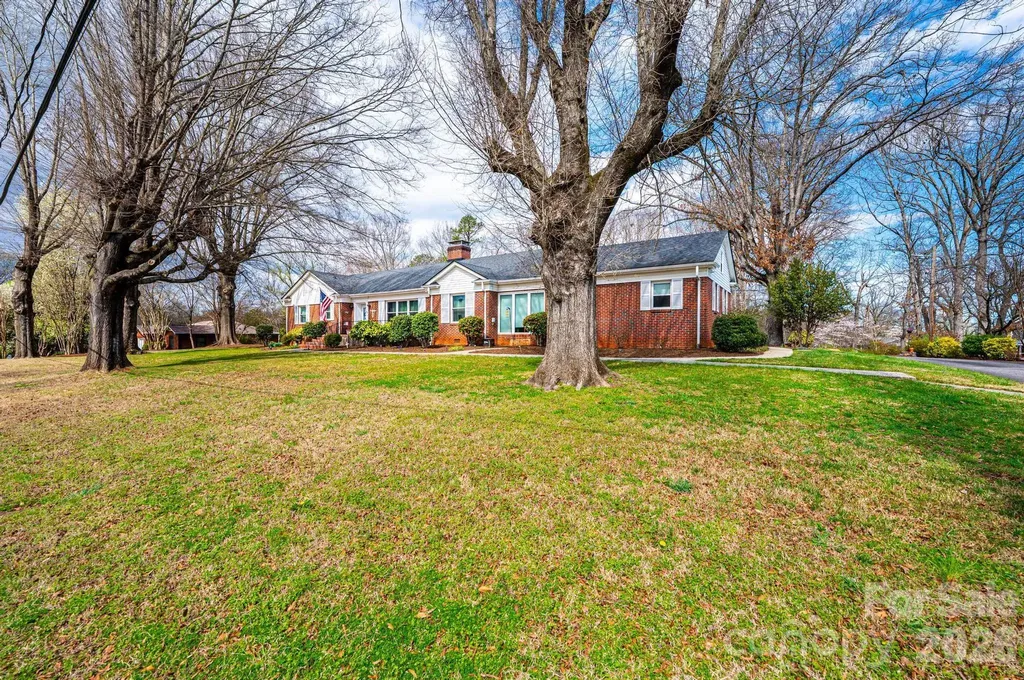 1724 2nd Avenue NW Hickory NC 28601