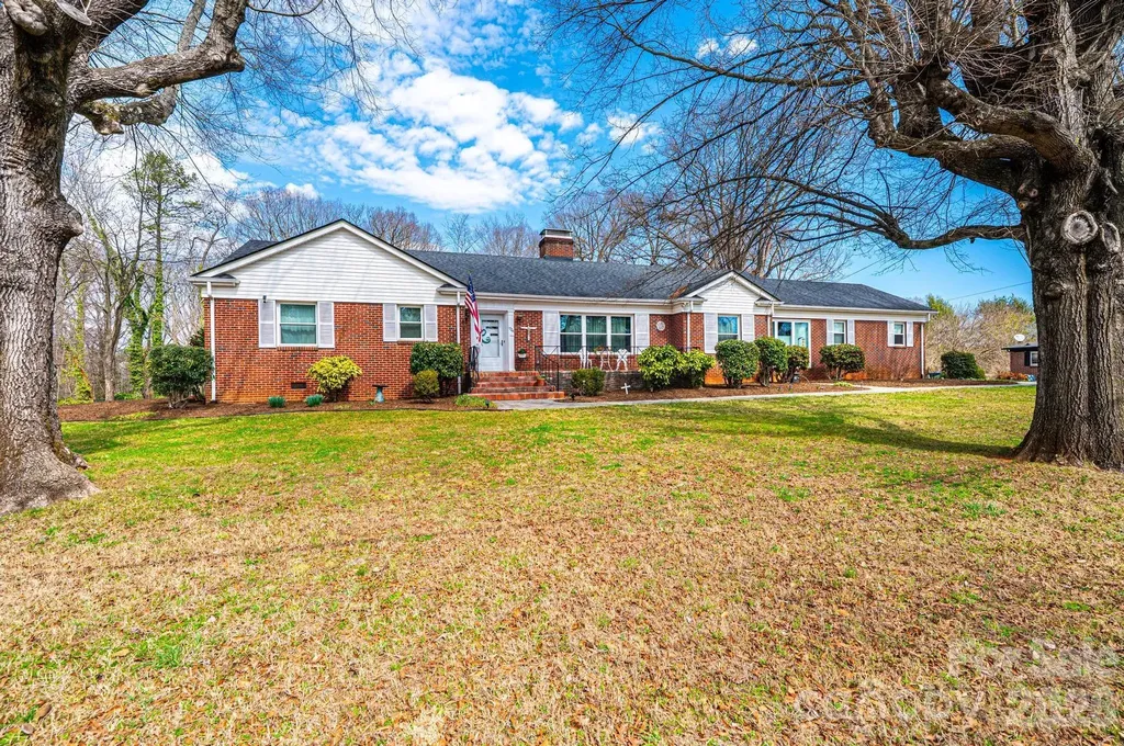 1724 2nd Avenue NW Hickory NC 28601
