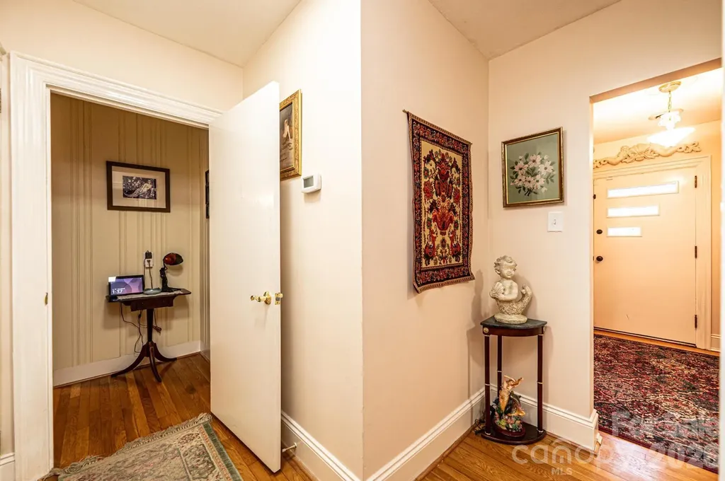1724 2nd Avenue NW Hickory NC 28601