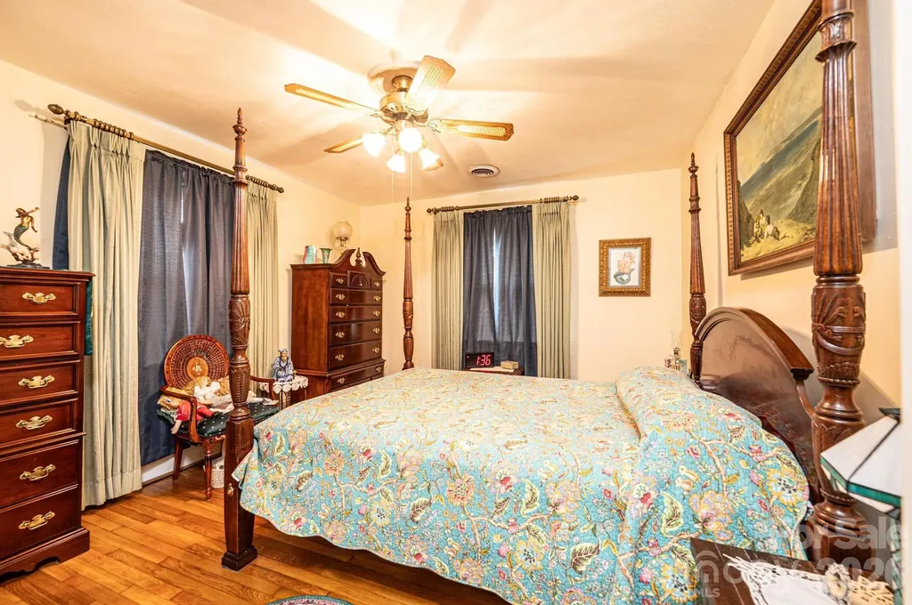 1724 2nd Avenue NW Hickory NC 28601