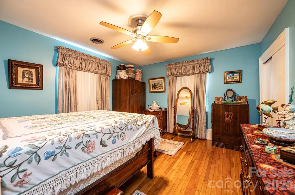 1724 2nd Avenue NW Hickory NC 28601
