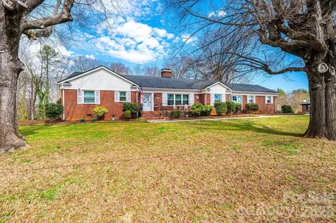 1724 2nd Avenue NW Hickory NC 28601