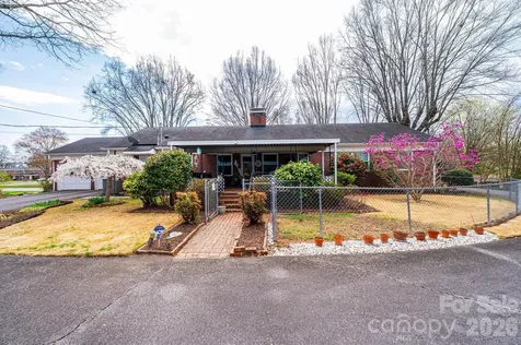 1724 2nd Avenue NW Hickory NC 28601