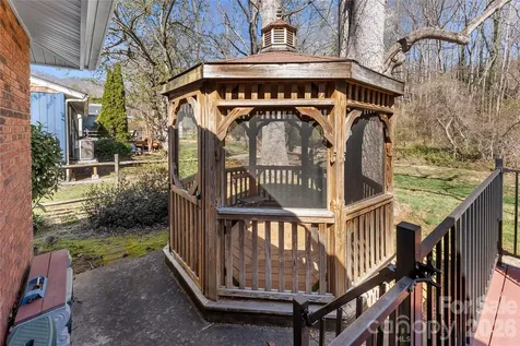 879 New Haw Creek Road Asheville NC 28805