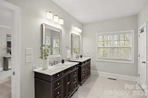 5904 Chalyce Lane Charlotte NC 28270
