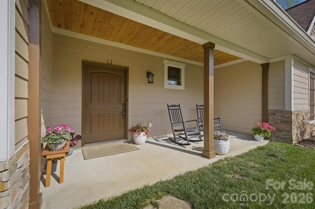 1510 High Valley Way Lenoir NC 28645