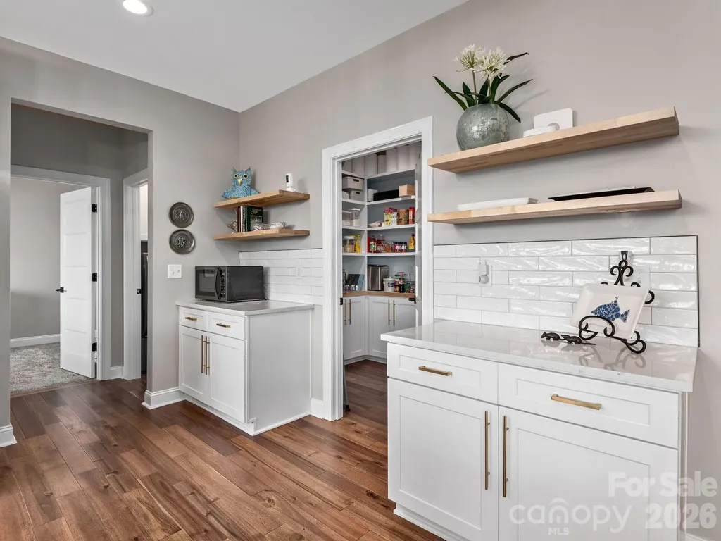 636 Crystal Heights Drive Hendersonville NC 28739