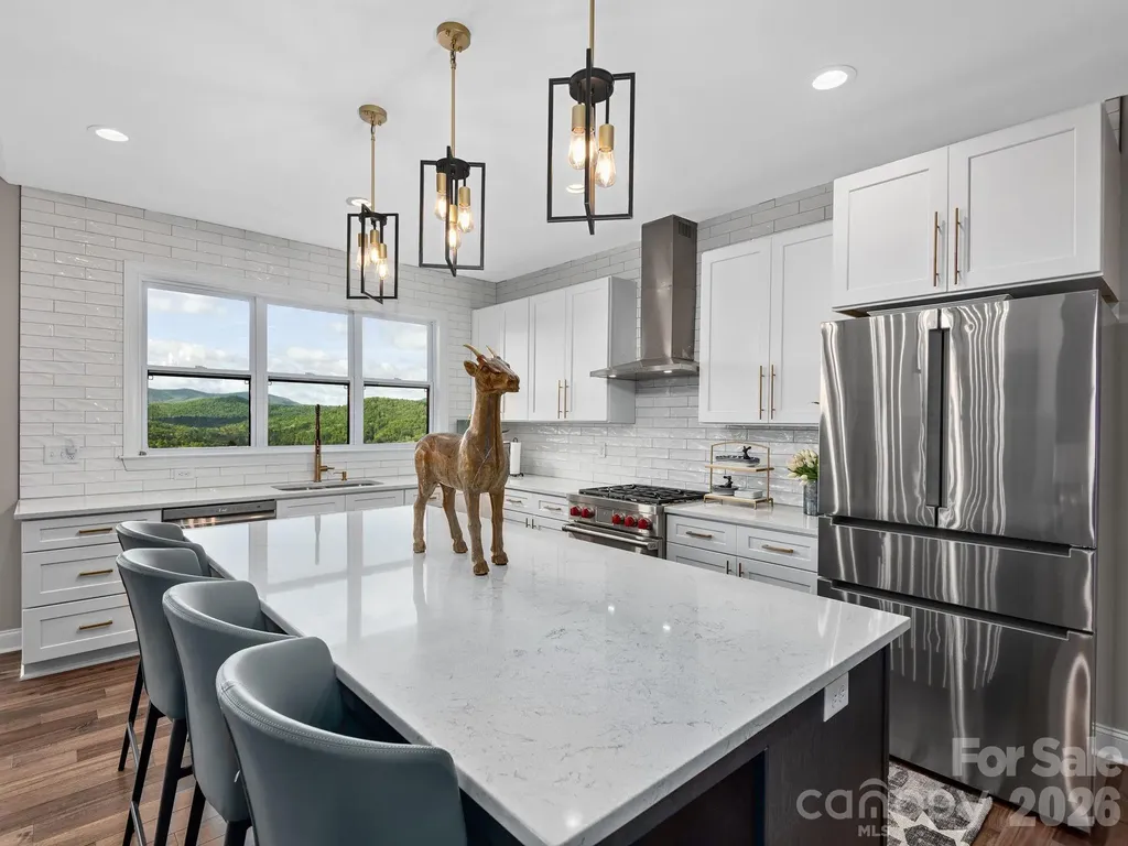 636 Crystal Heights Drive Hendersonville NC 28739