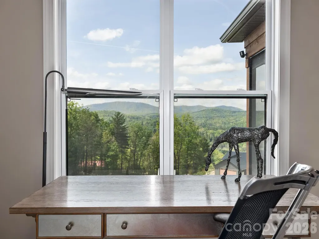 636 Crystal Heights Drive Hendersonville NC 28739