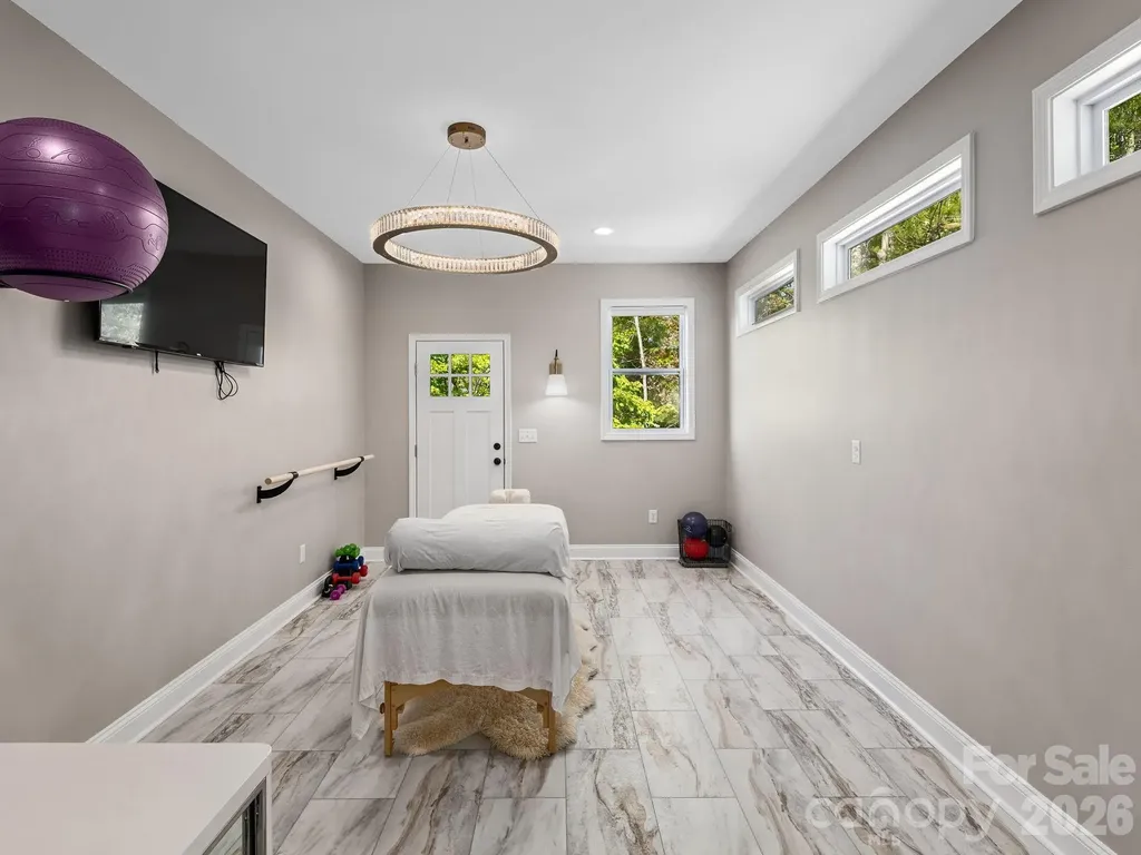 636 Crystal Heights Drive Hendersonville NC 28739
