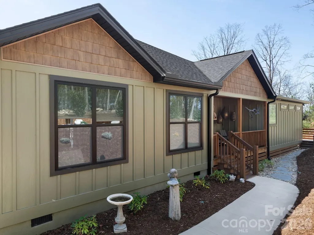 636 Crystal Heights Drive Hendersonville NC 28739