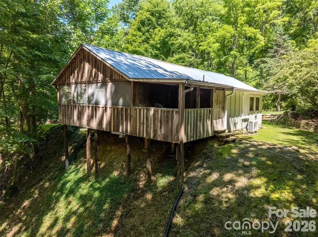 347 Blackberry Inn Road Weaverville NC 28787