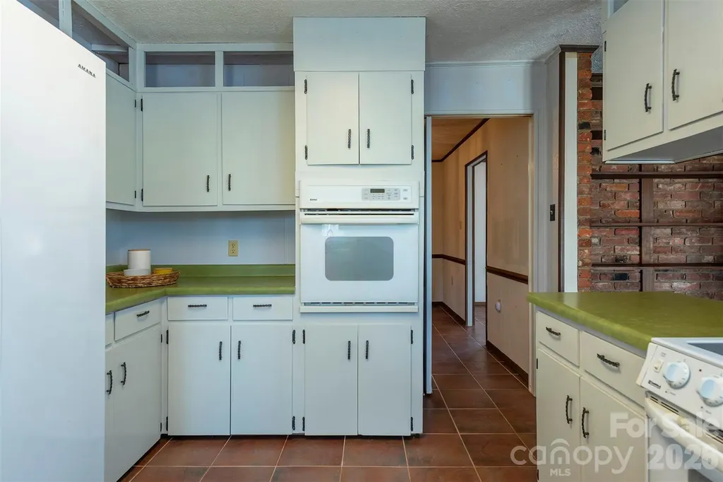 118 Richard Lane Black Mountain NC 28711