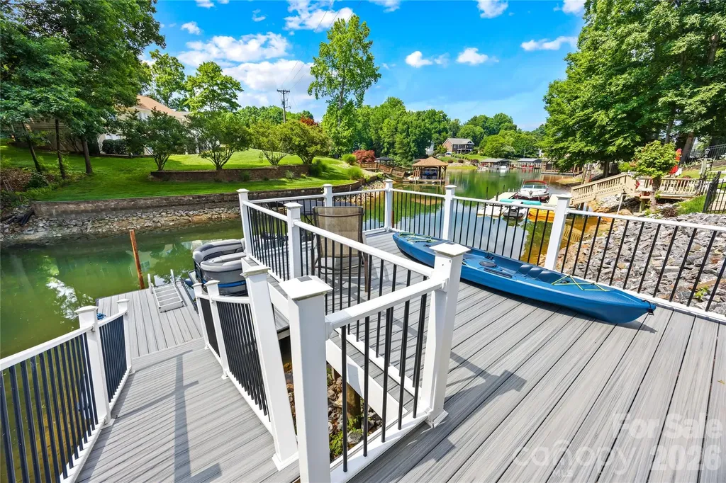 2474 Green Point Lane Denver NC 28037