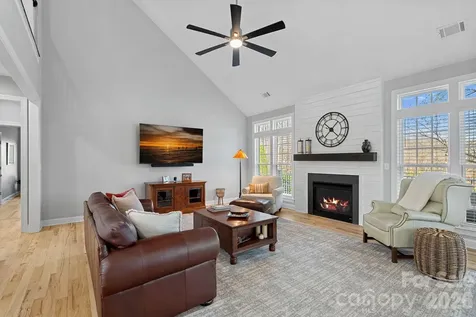 2474 Green Point Lane Denver NC 28037