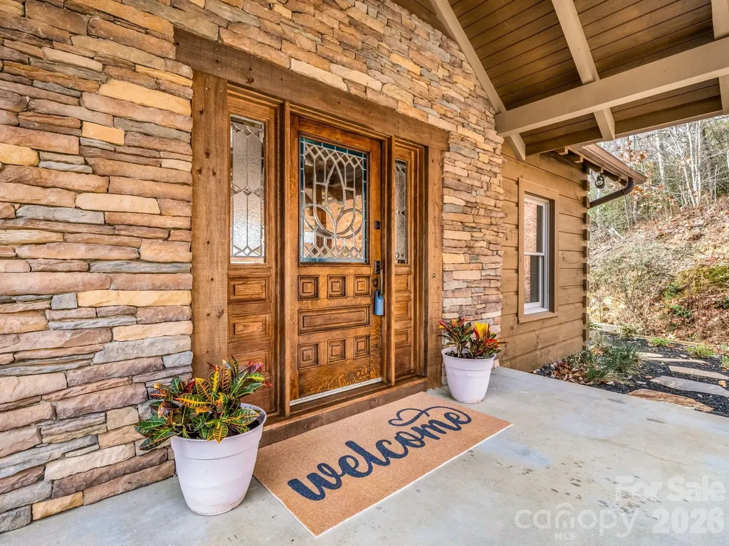 110 Chetan Way Lake Lure NC 28746