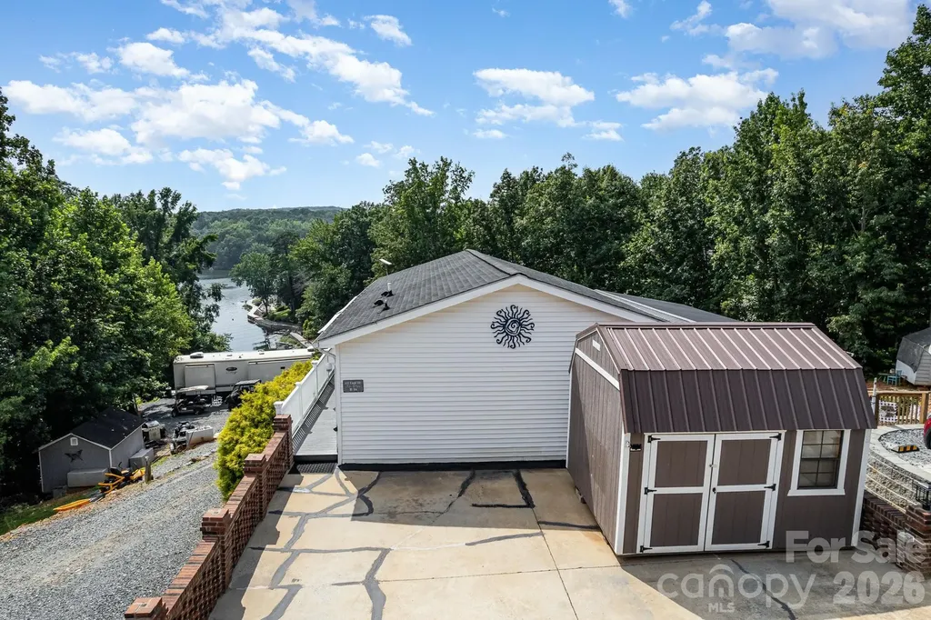 132 Eagle Drive New London NC 28127