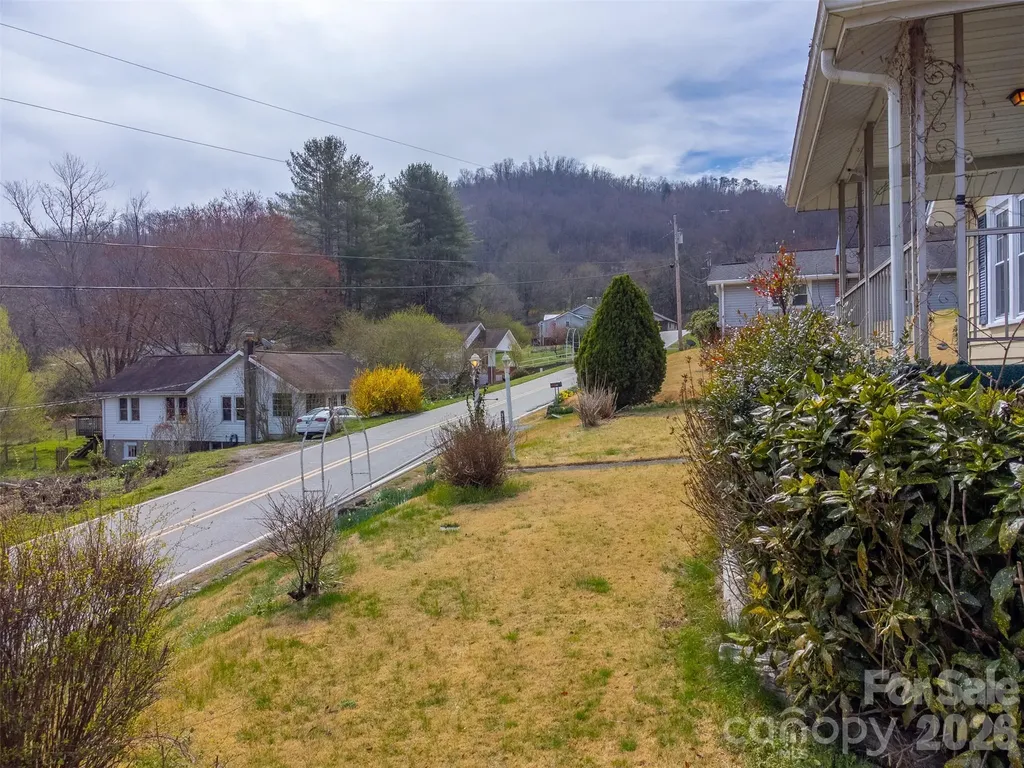 318 Sunrise Park Sylva NC 28779