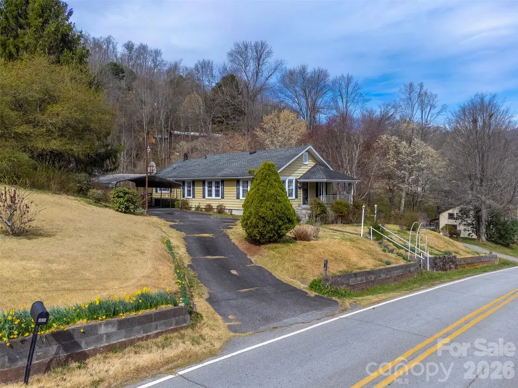 318 Sunrise Park Sylva NC 28779