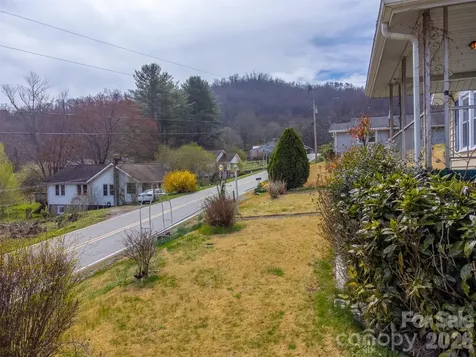 318 Sunrise Park Sylva NC 28779