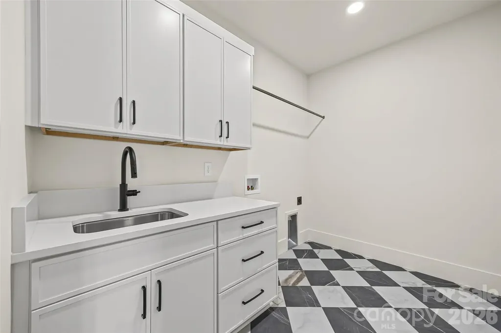 7105 Essington Drive Charlotte NC 28270