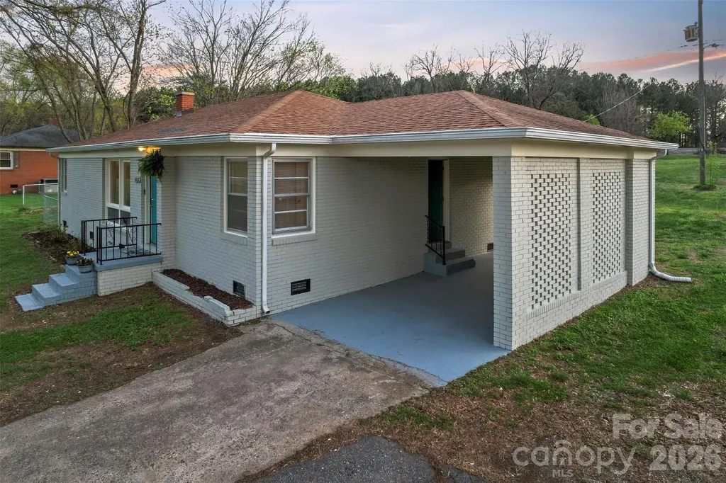 4432 E Highway 27 Highway Iron Station NC 28080