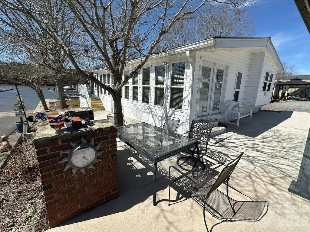 101 Dogwood Circle New London NC 28127