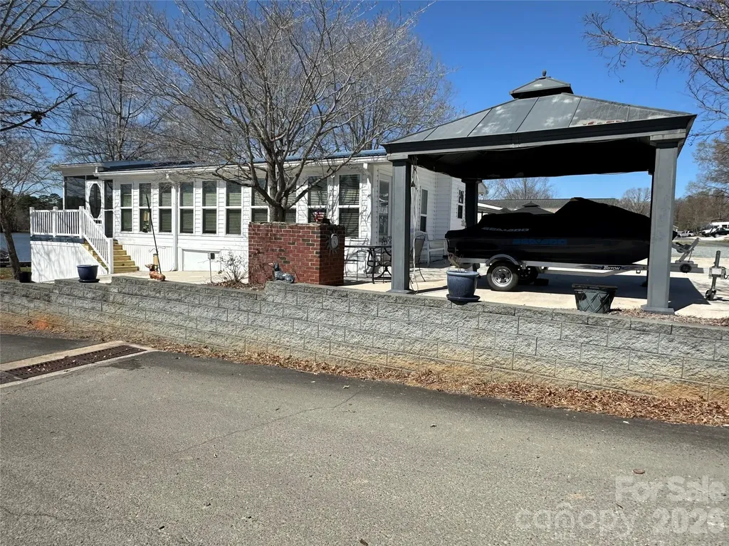 101 Dogwood Circle New London NC 28127