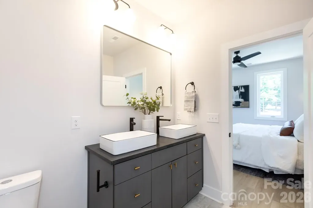 1308 Carolyn Drive Charlotte NC 28205