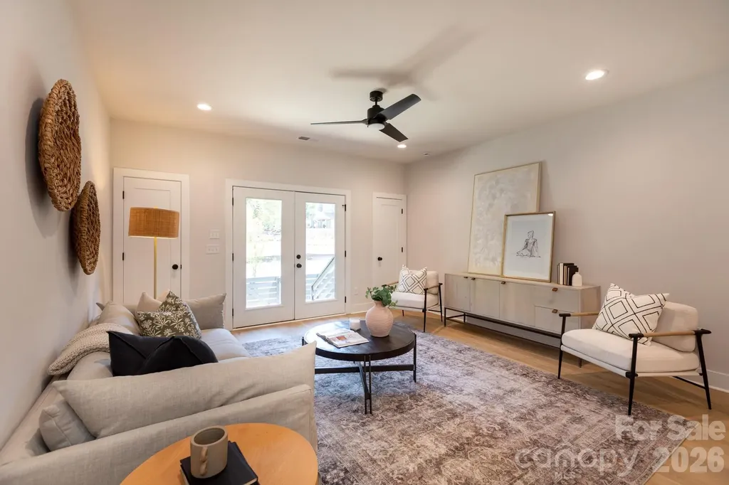 1308 Carolyn Drive Charlotte NC 28205