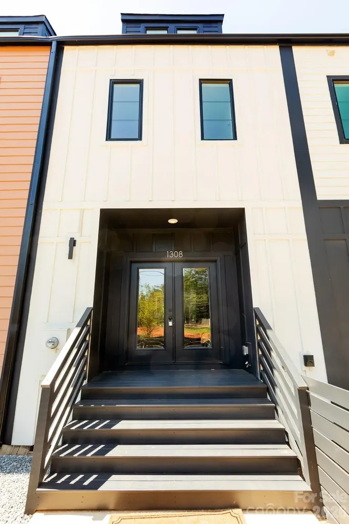 1308 Carolyn Drive Charlotte NC 28205