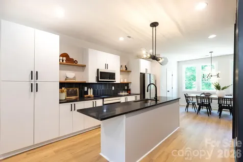 1308 Carolyn Drive Charlotte NC 28205