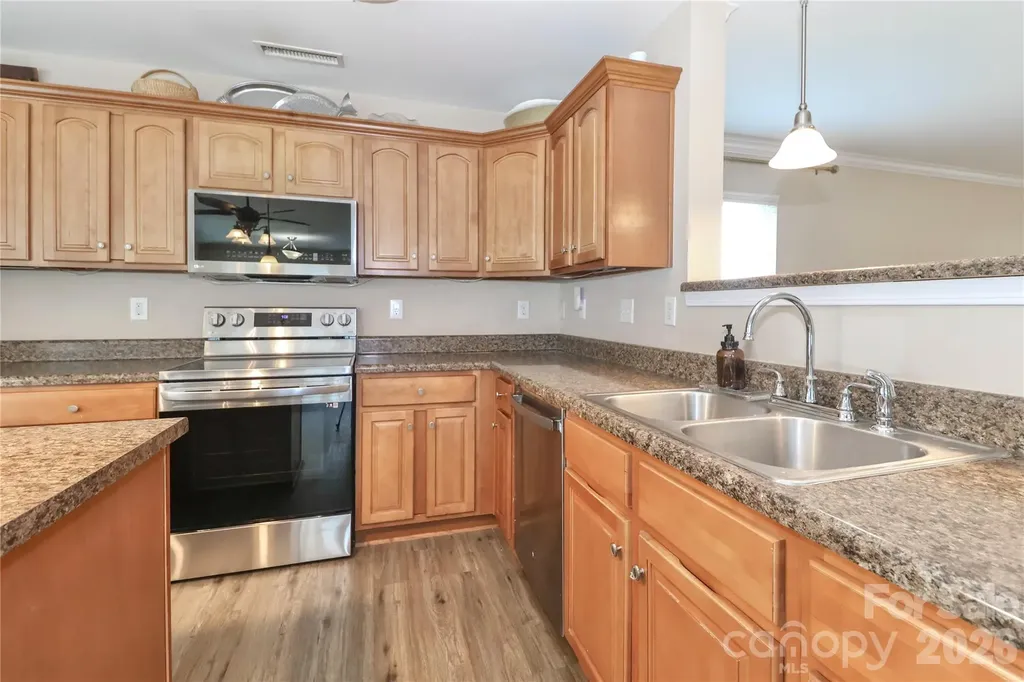 1123 Valley Street Statesville NC 28677