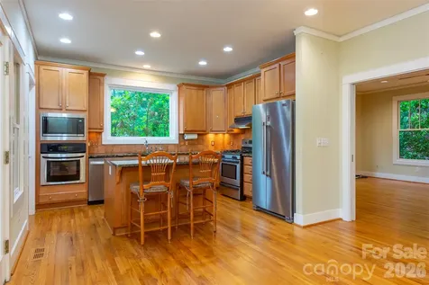 204 Briarcliff Asheville NC 28804