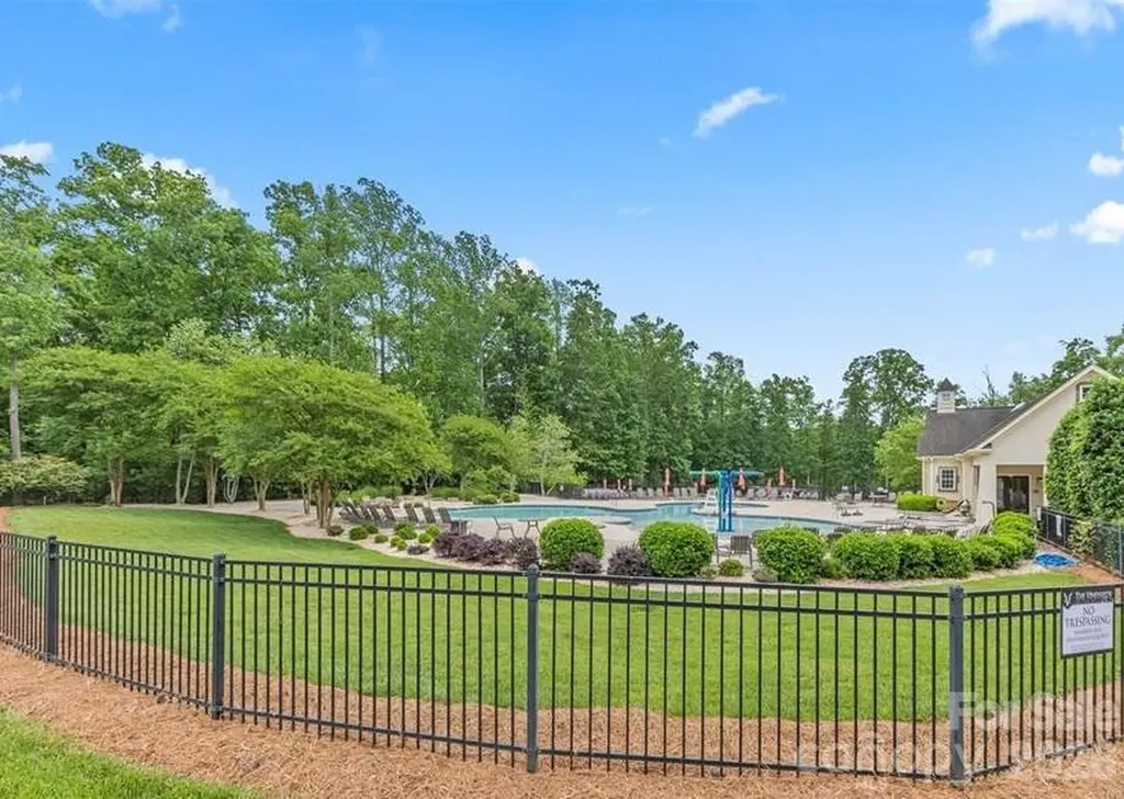 8432 Loxton Circle Charlotte NC 28214