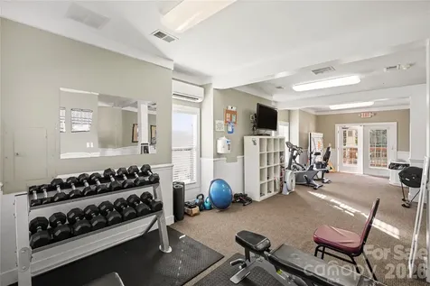 8432 Loxton Circle Charlotte NC 28214