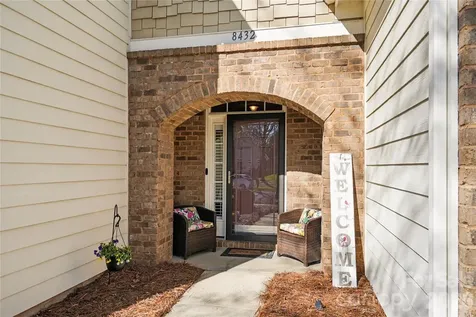8432 Loxton Circle Charlotte NC 28214