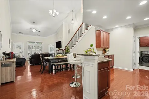 8432 Loxton Circle Charlotte NC 28214