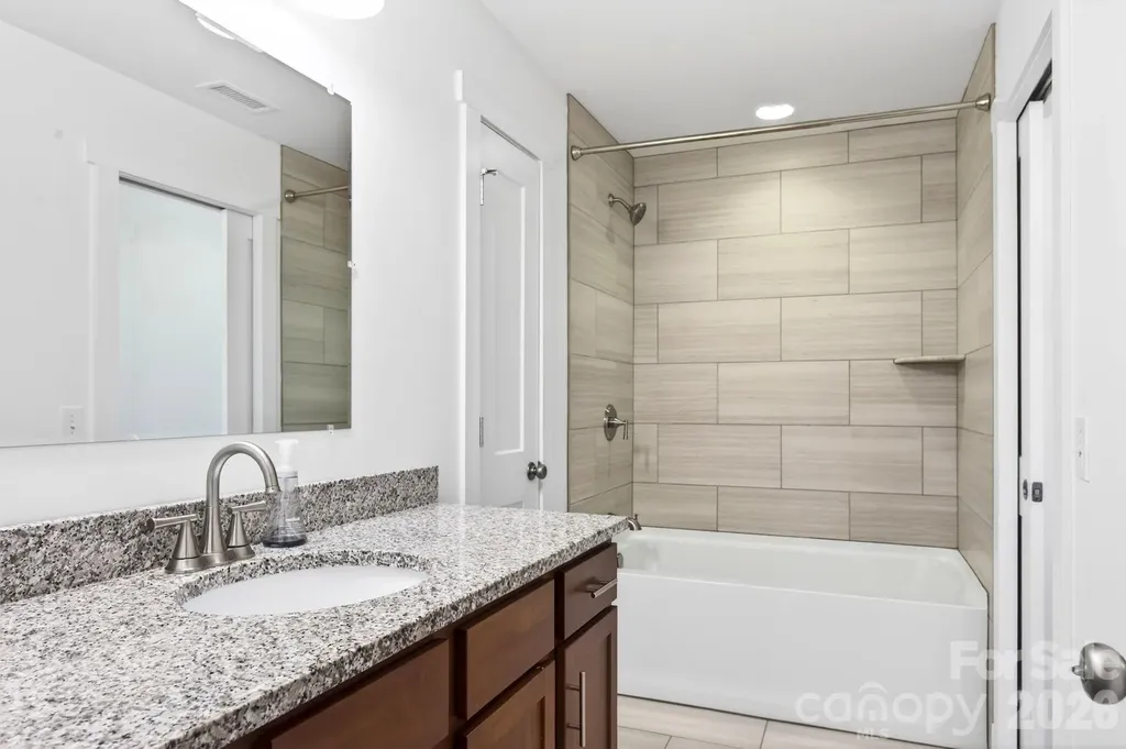 163 Sand Hill Road Asheville NC 28806