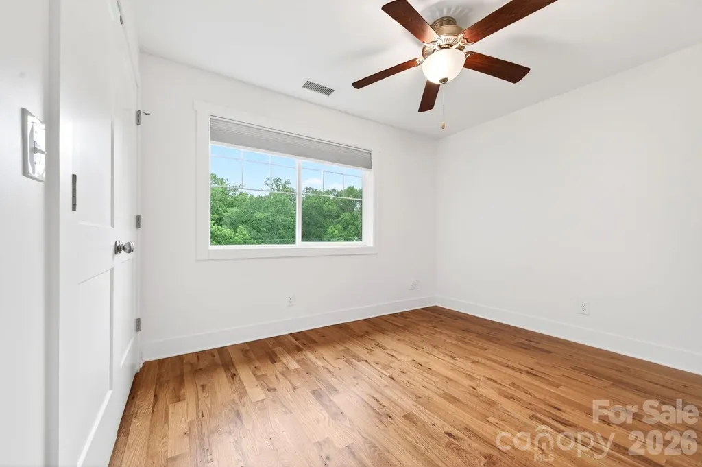 163 Sand Hill Road Asheville NC 28806