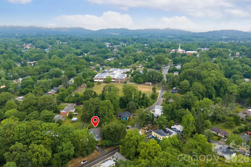 163 Sand Hill Road Asheville NC 28806