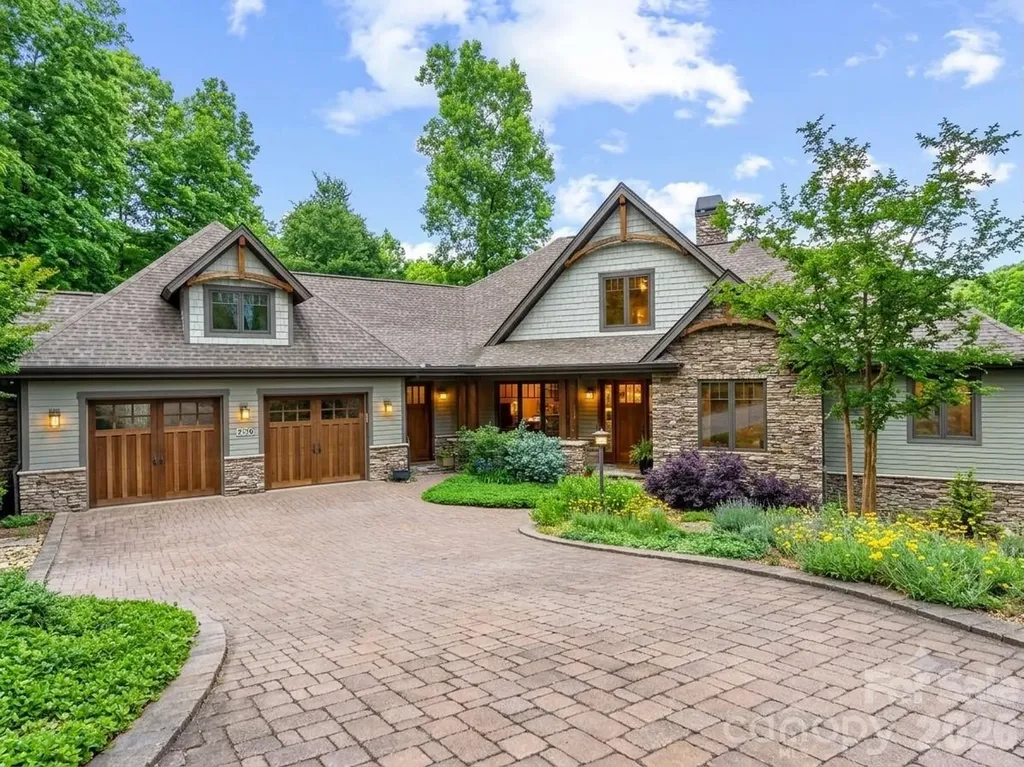 276 Stone Valley Way Hendersonville NC 28792