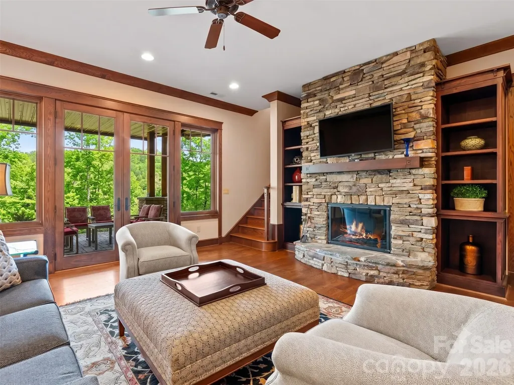 276 Stone Valley Way Hendersonville NC 28792